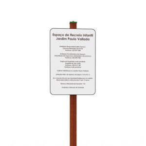 PAINEL INFORMATIVO RETANGULAR 670X900X8MM EM HPL S/PRUMO